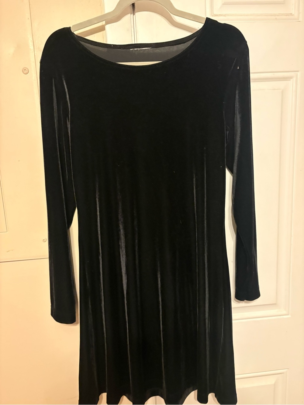 Source Unknown Black Velvet Long Sleeve Dress
